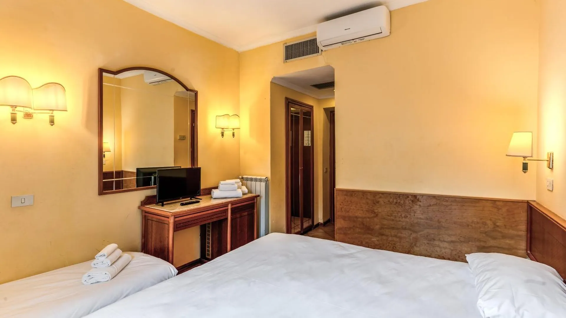Hotel Pomezia Rome 2*,