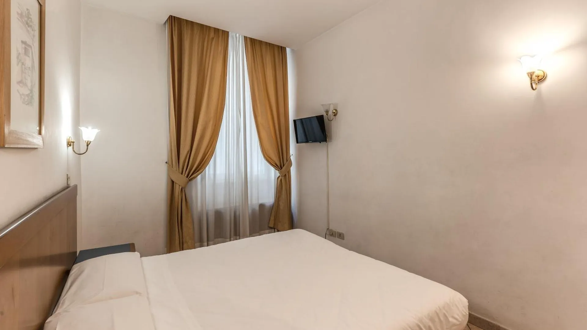 **  רומא Hotel Pomezia איטליה