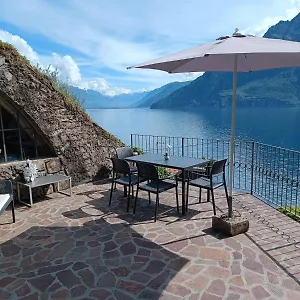 Zu - Lakeside Italien