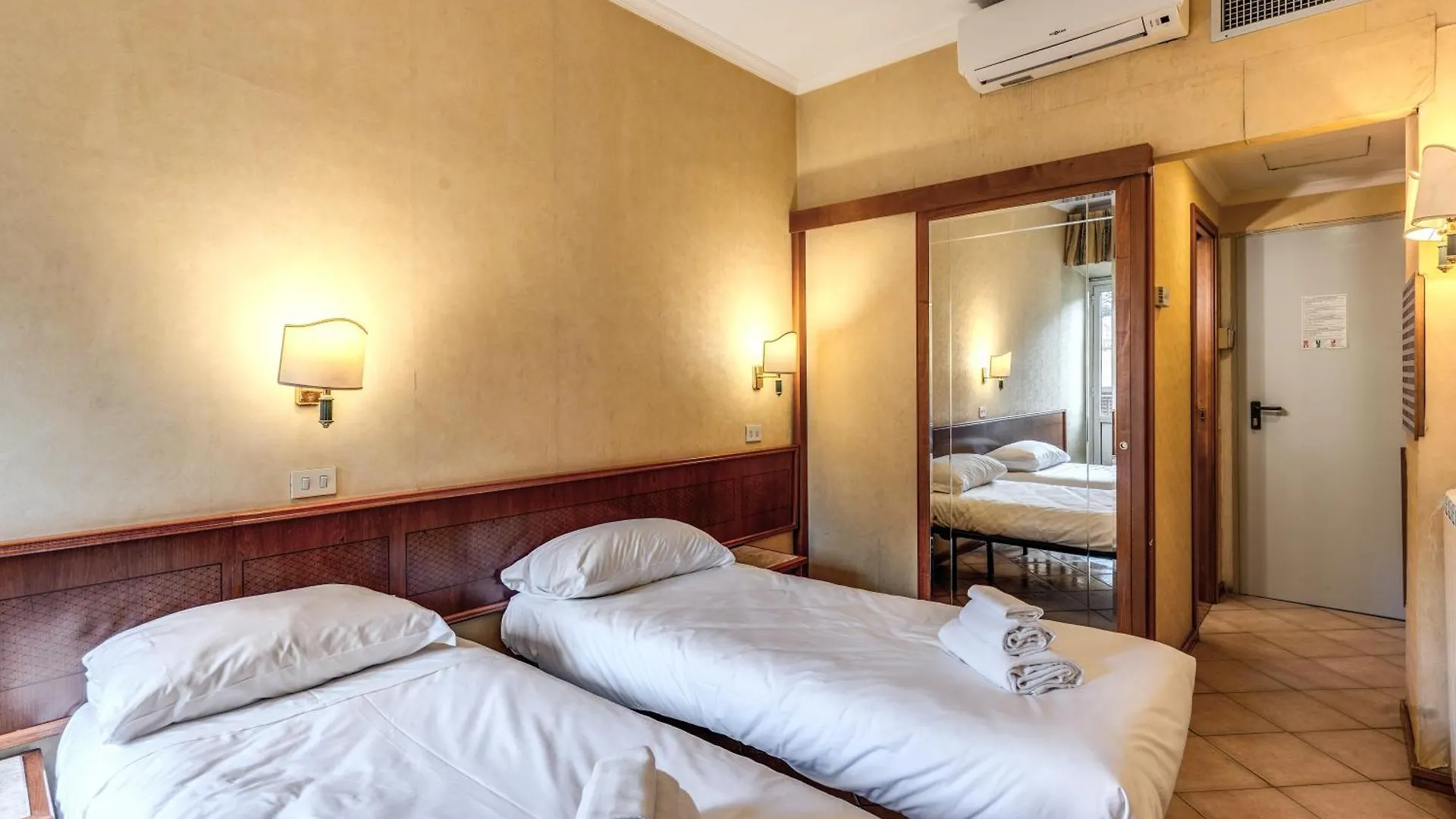 Hotel Pomezia Roma 2*,