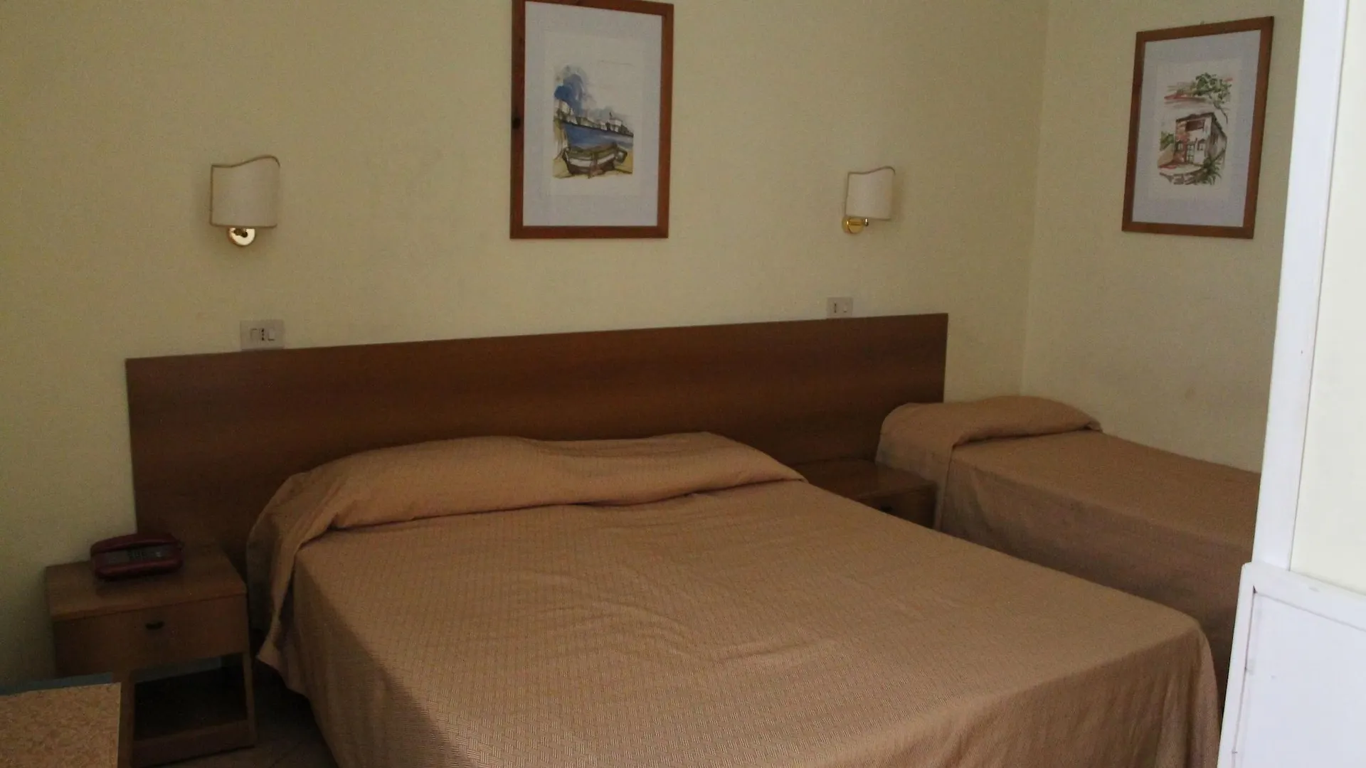 Hotel Pomezia Roma 2*,