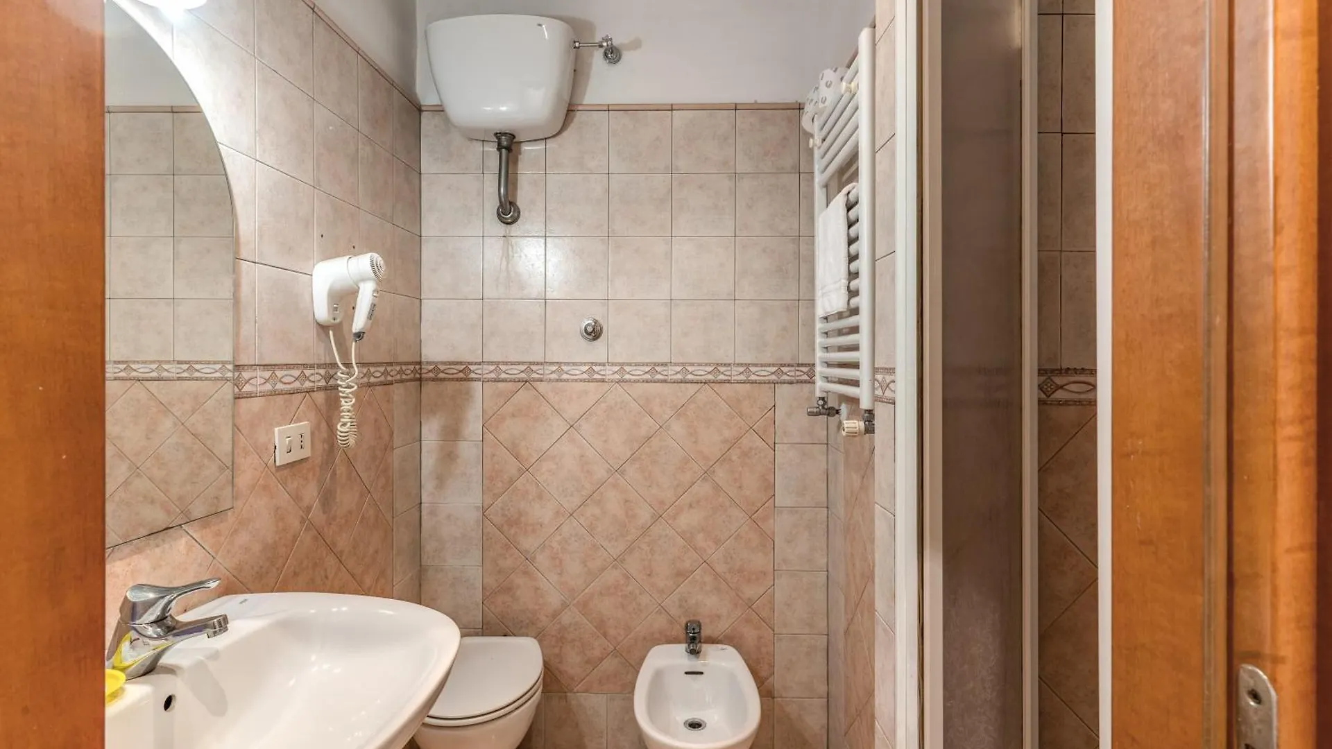 Hotel Pomezia Roma 2*,