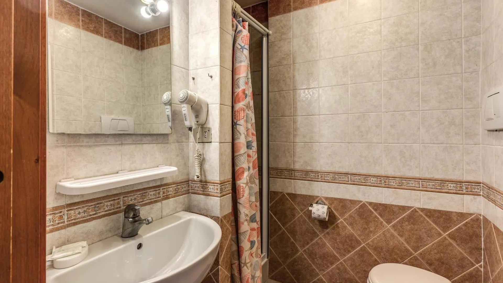 **  Hotel Pomezia Roma Italia